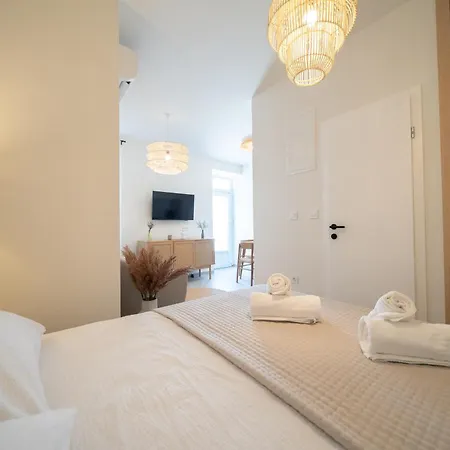 Coastal Serenity * זאדאר